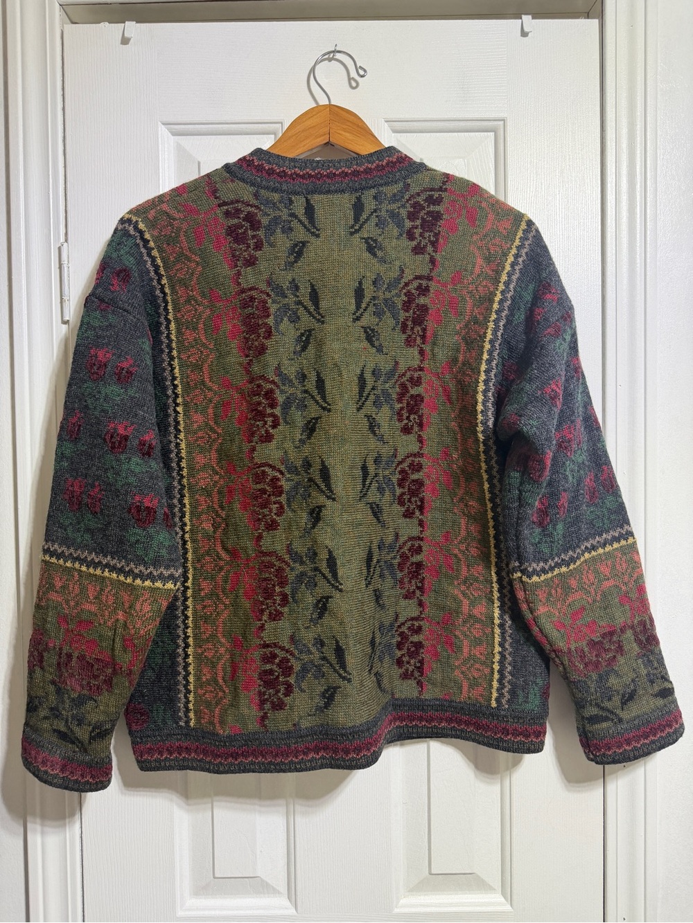 Vintage Cherry Lewis Vintage Wool Blend Multicolor tapestry knit Cardigan large - Picture 5 of 6